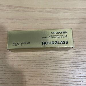 Hourglass Lipstick